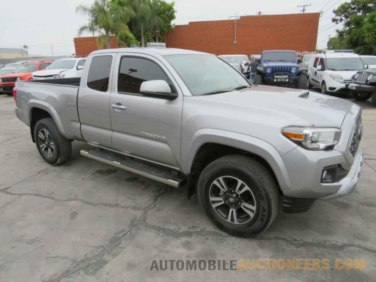 5TFRZ5CN5JX062469 TOYOTA TACOMA 2018