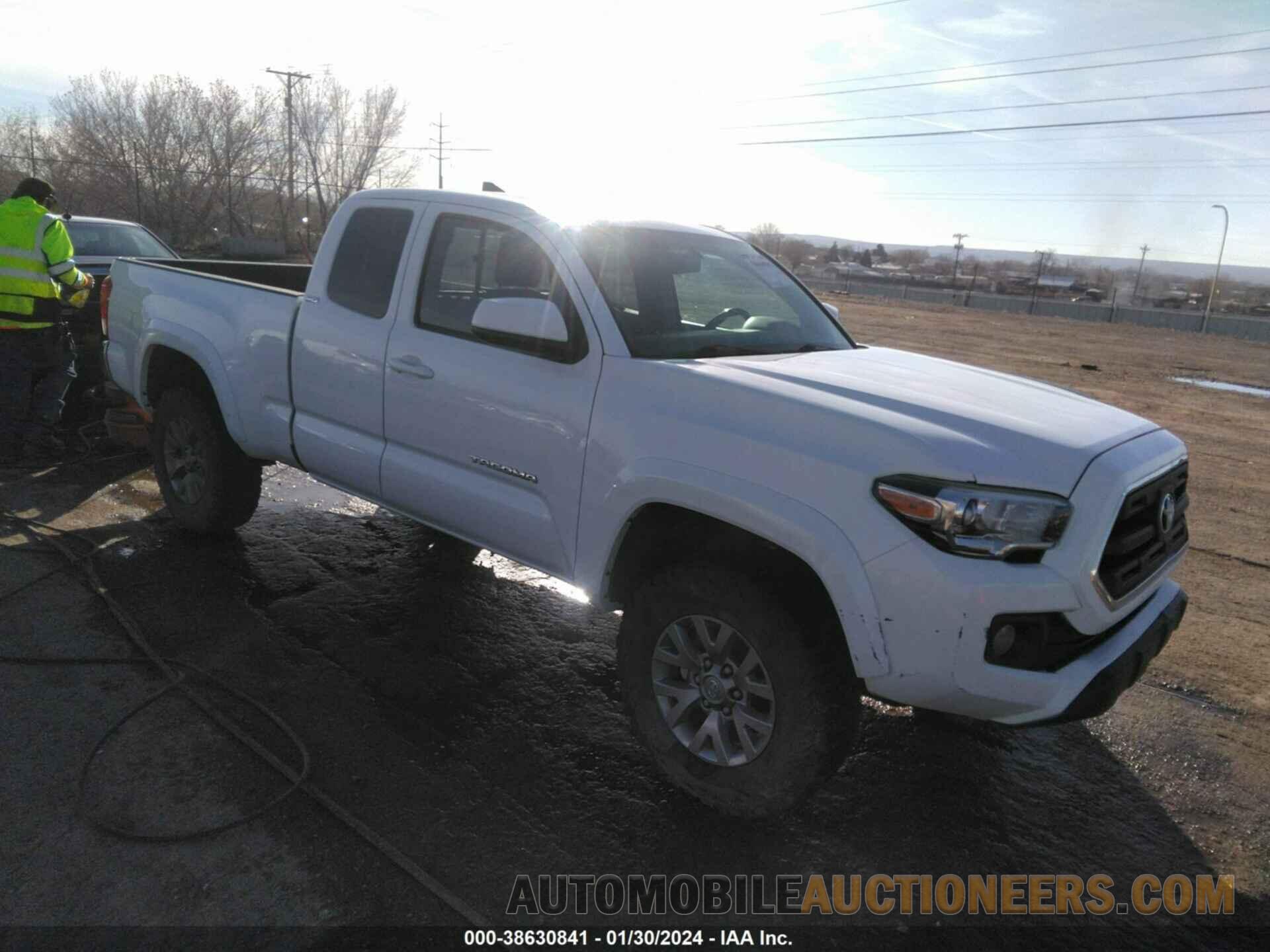 5TFSZ5AN1HX055209 TOYOTA TACOMA 2017