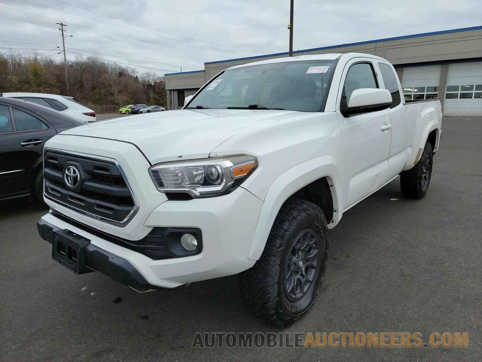 5TFSZ5AN1HX082295 Toyota Tacoma 2017