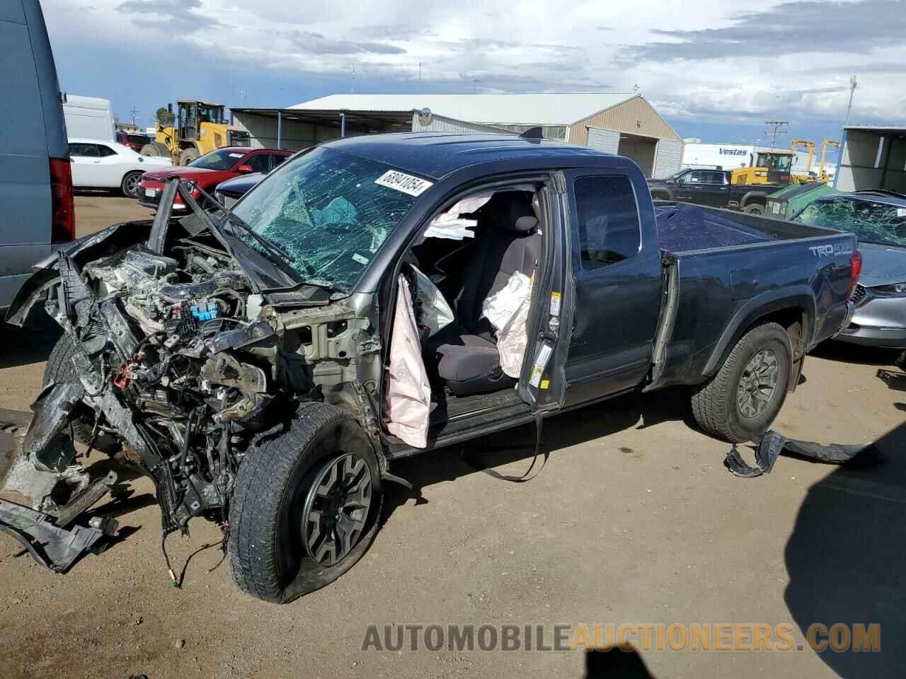 5TFSZ5AN2HX104739 TOYOTA TACOMA 2017