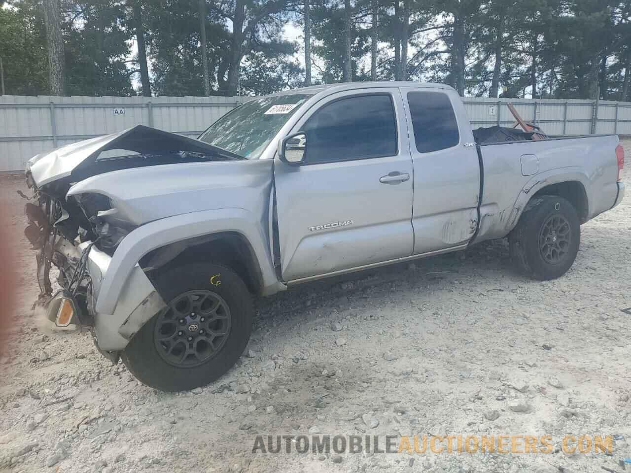 5TFSZ5AN6HX082261 TOYOTA TACOMA 2017