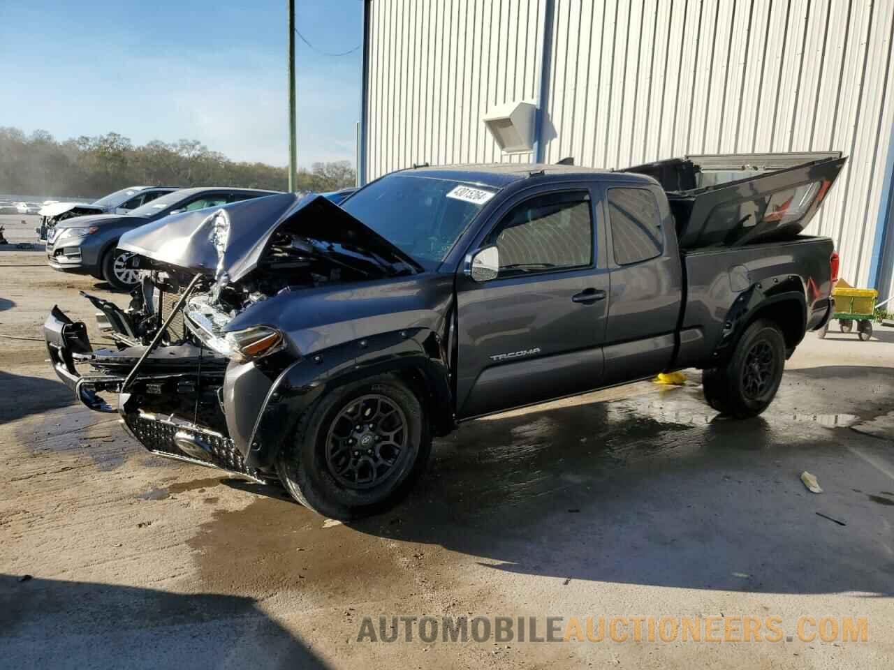 5TFSZ5AN6JX153092 TOYOTA TACOMA 2018