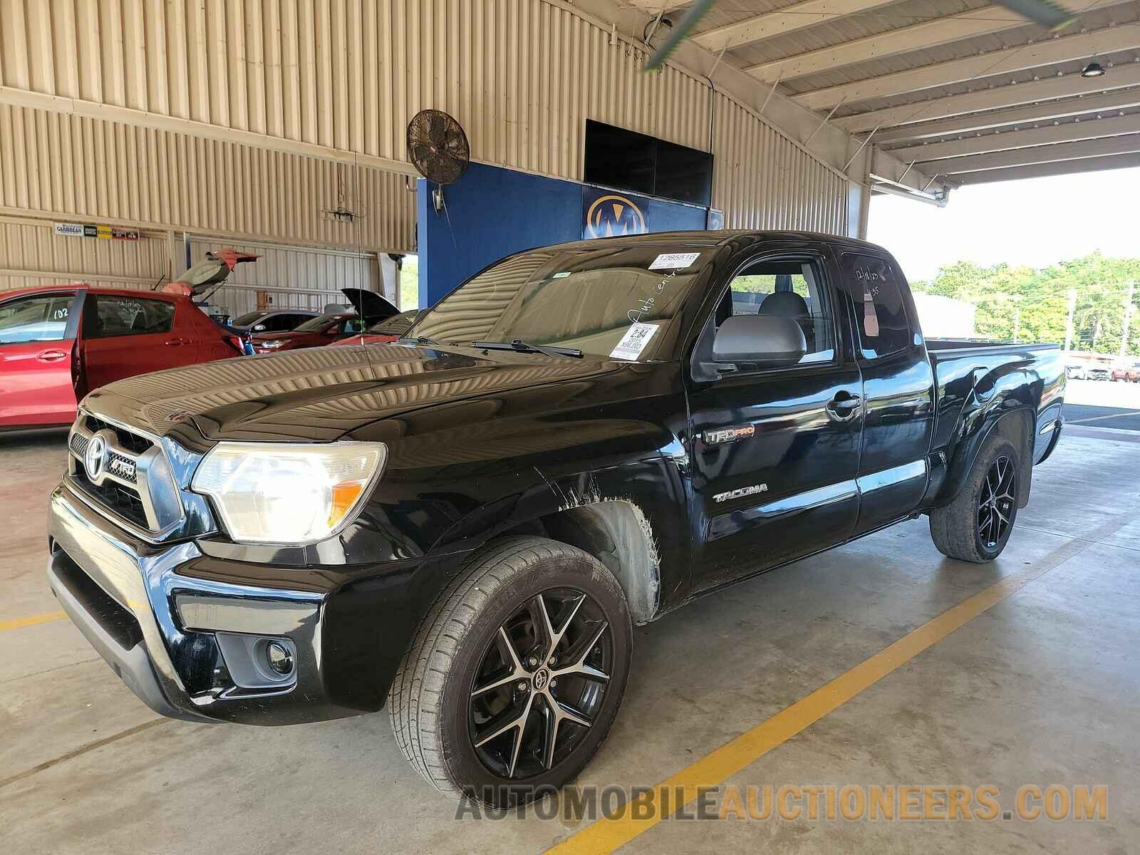 5TFTX4CN1FX067018 Toyota Tacoma 2WD 2015