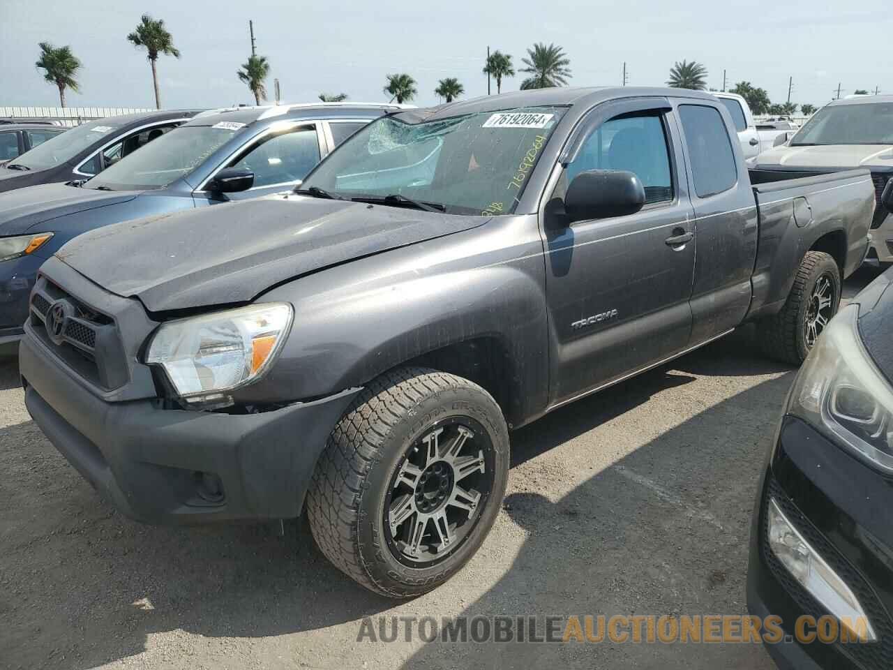 5TFTX4CN7FX052412 TOYOTA TACOMA 2015