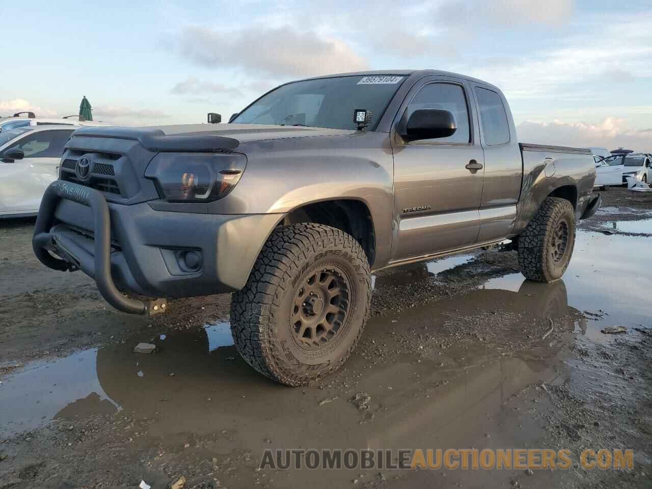 5TFTX4CN9FX049351 TOYOTA TACOMA 2015