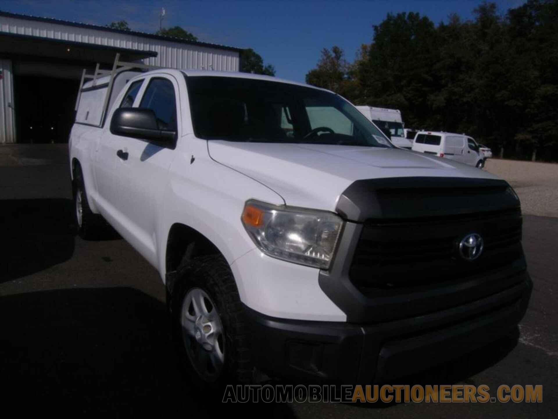 5TFUM5F12GX065565 TOYOTA TUNDRA 2016