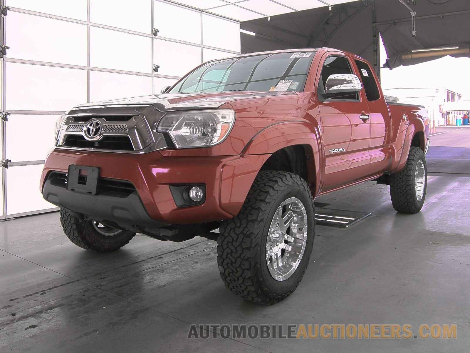 5TFUU4EN0FX111729 Toyota Tacoma 2015