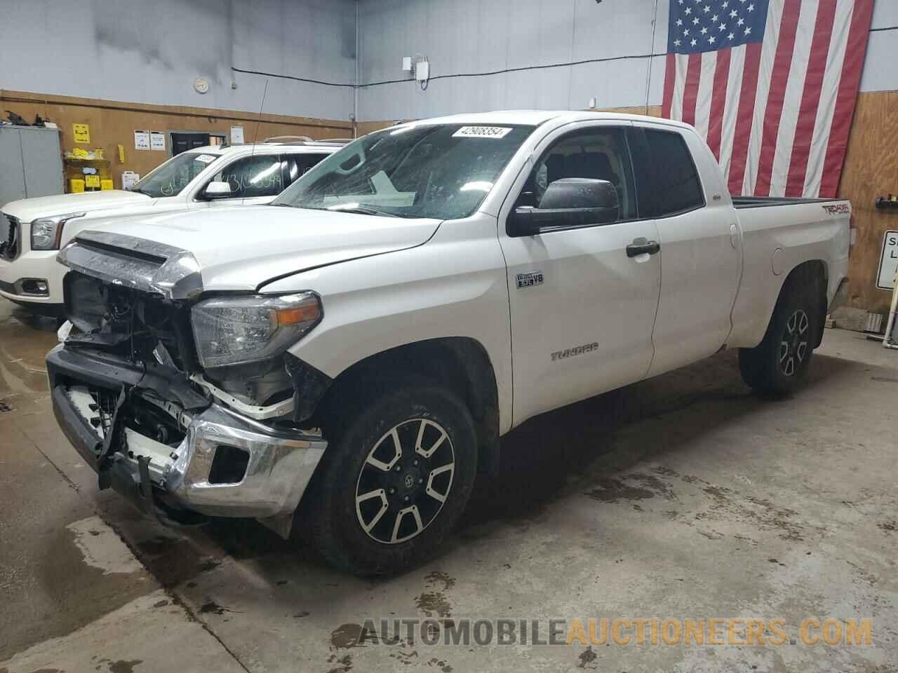 5TFUW5F14JX725820 TOYOTA TUNDRA 2018