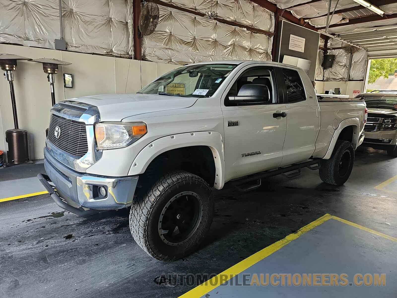 5TFUW5F16FX477934 Toyota Tundra 2015