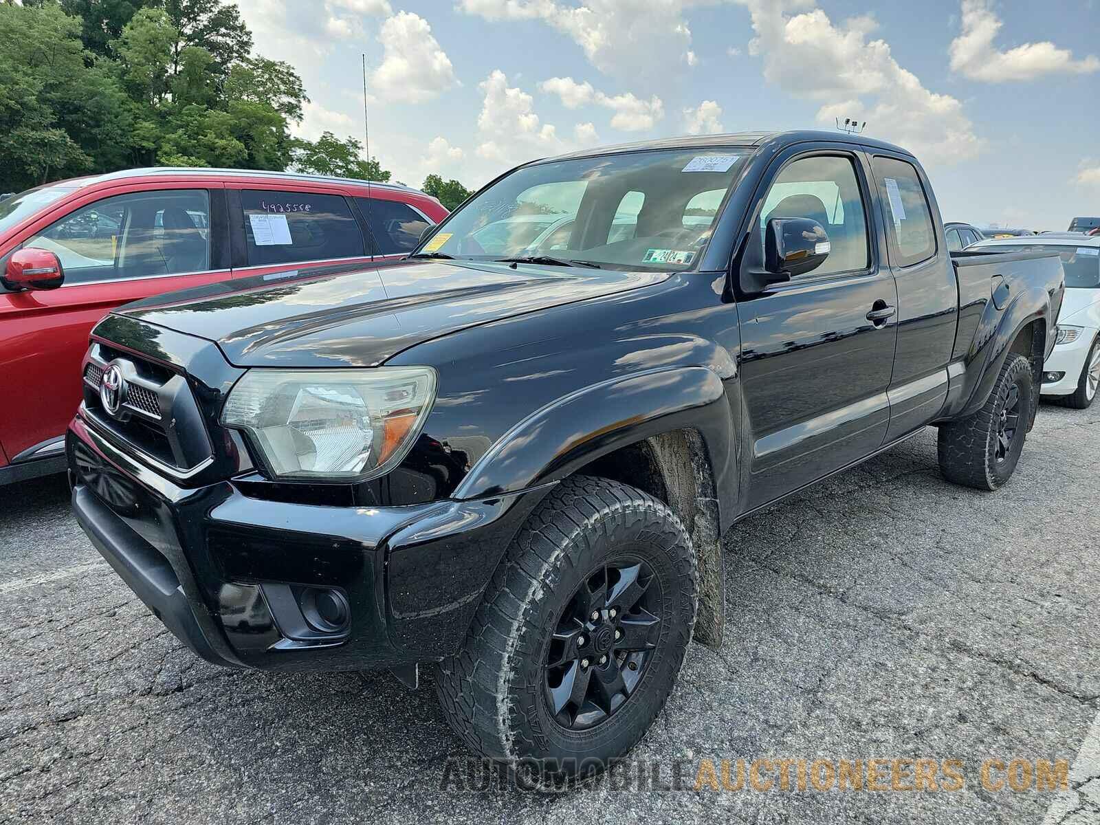 5TFUX4EN0FX037851 Toyota Tacoma 2015