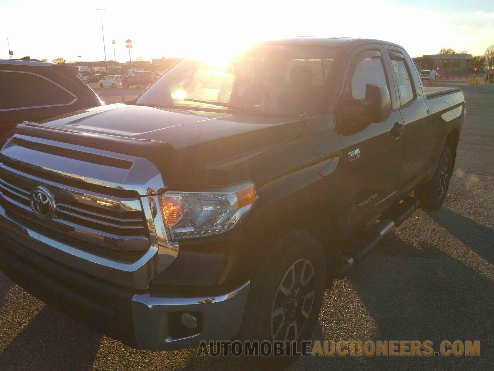 5TFUY5F13HX652377 Toyota Tundra 4WD 2017