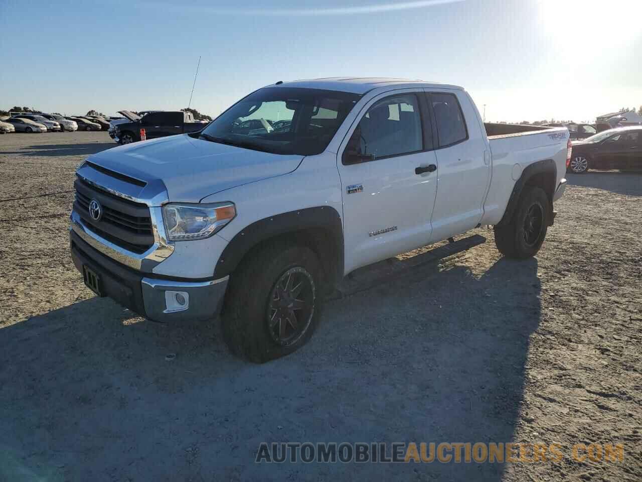 5TFUY5F14FX474282 TOYOTA TUNDRA 2015