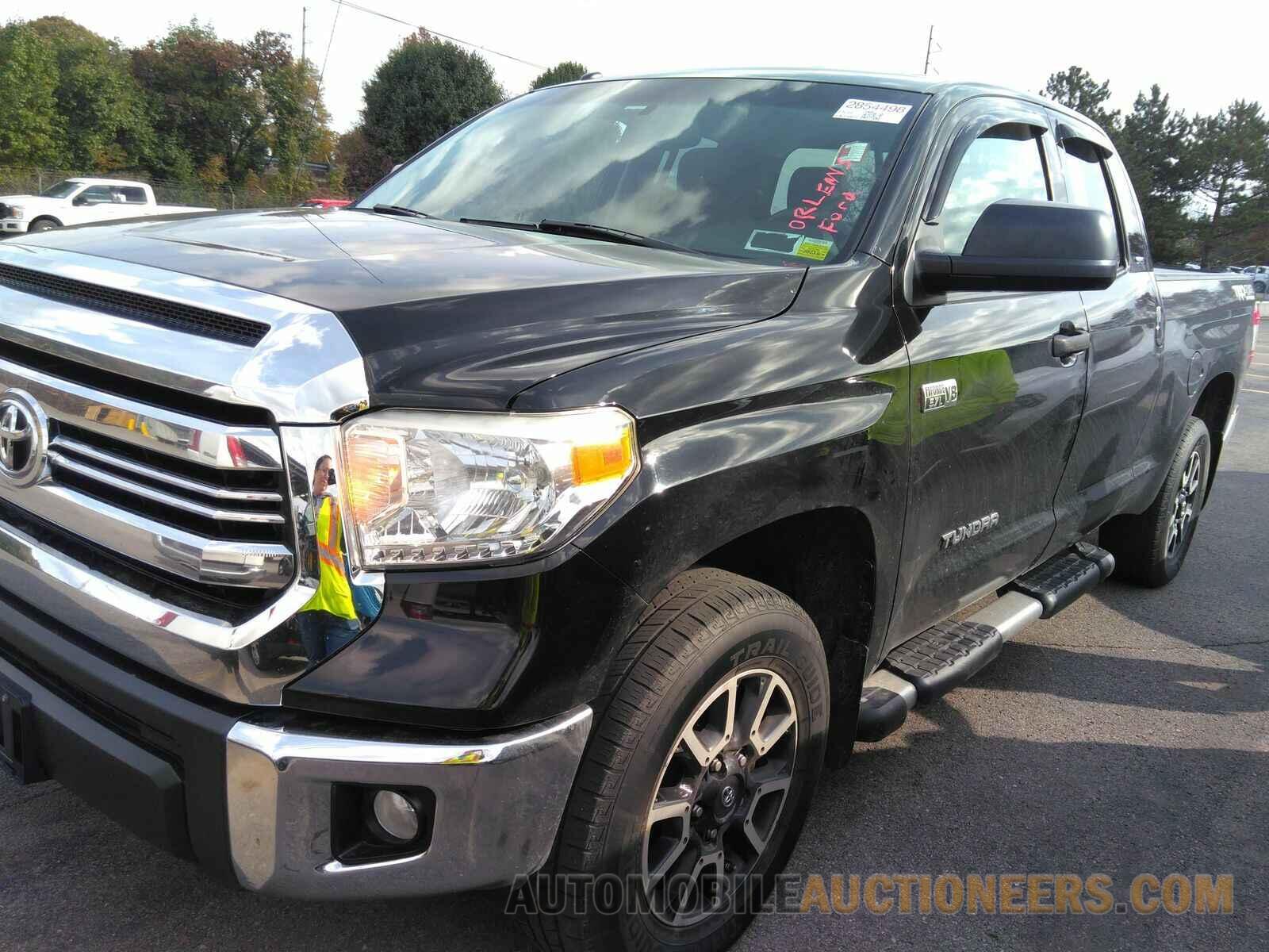 5TFUY5F1XHX587530 Toyota Tundra 4WD 2017