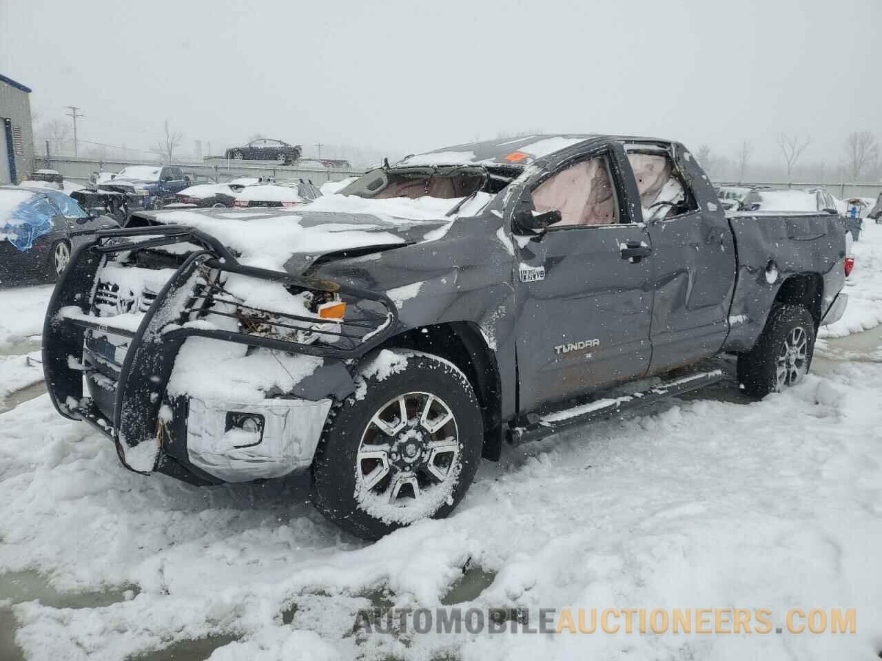 5TFUY5F1XHX608084 TOYOTA TUNDRA 2017