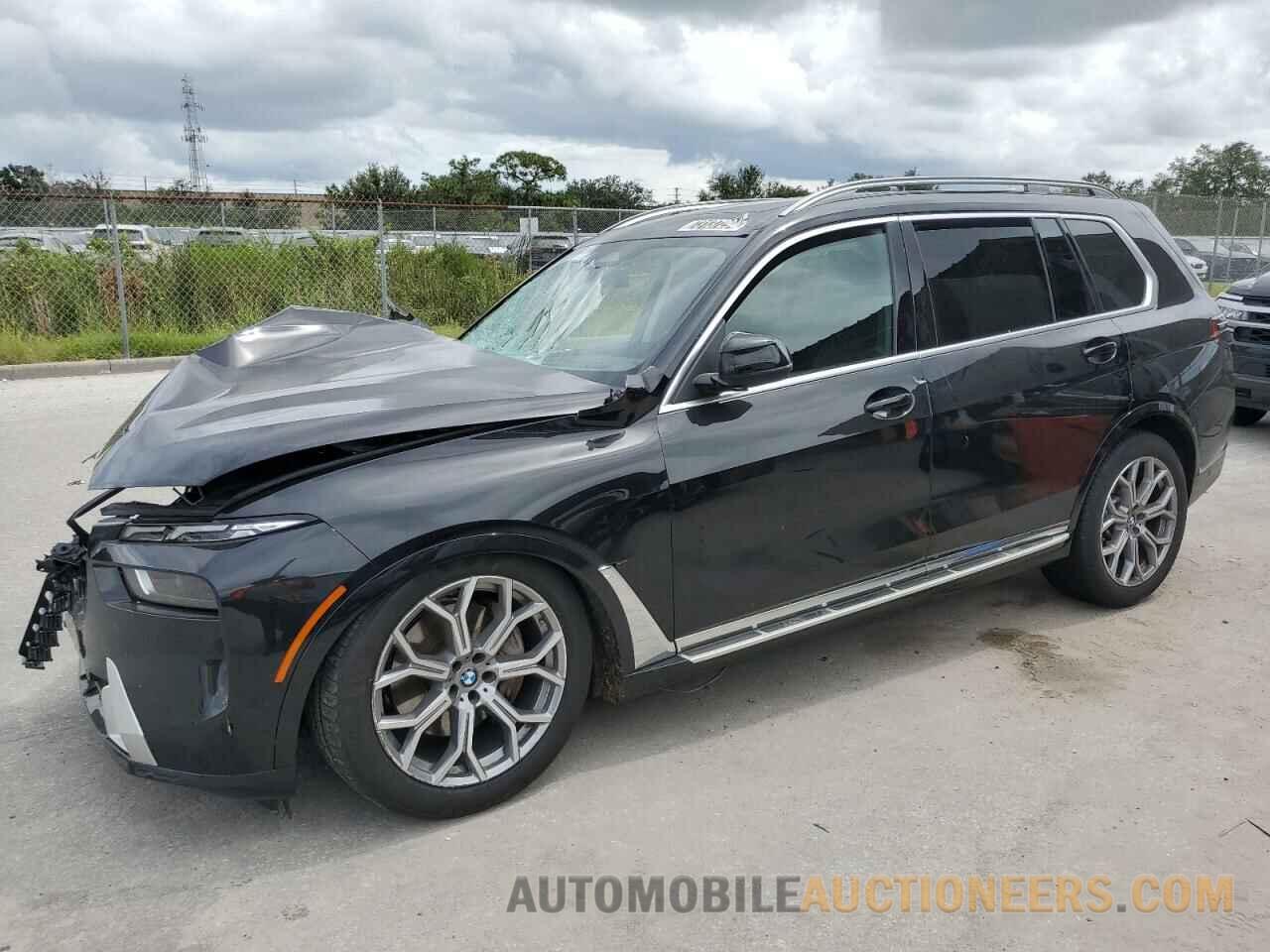 5UX23EM01R9V45963 BMW X7 2024