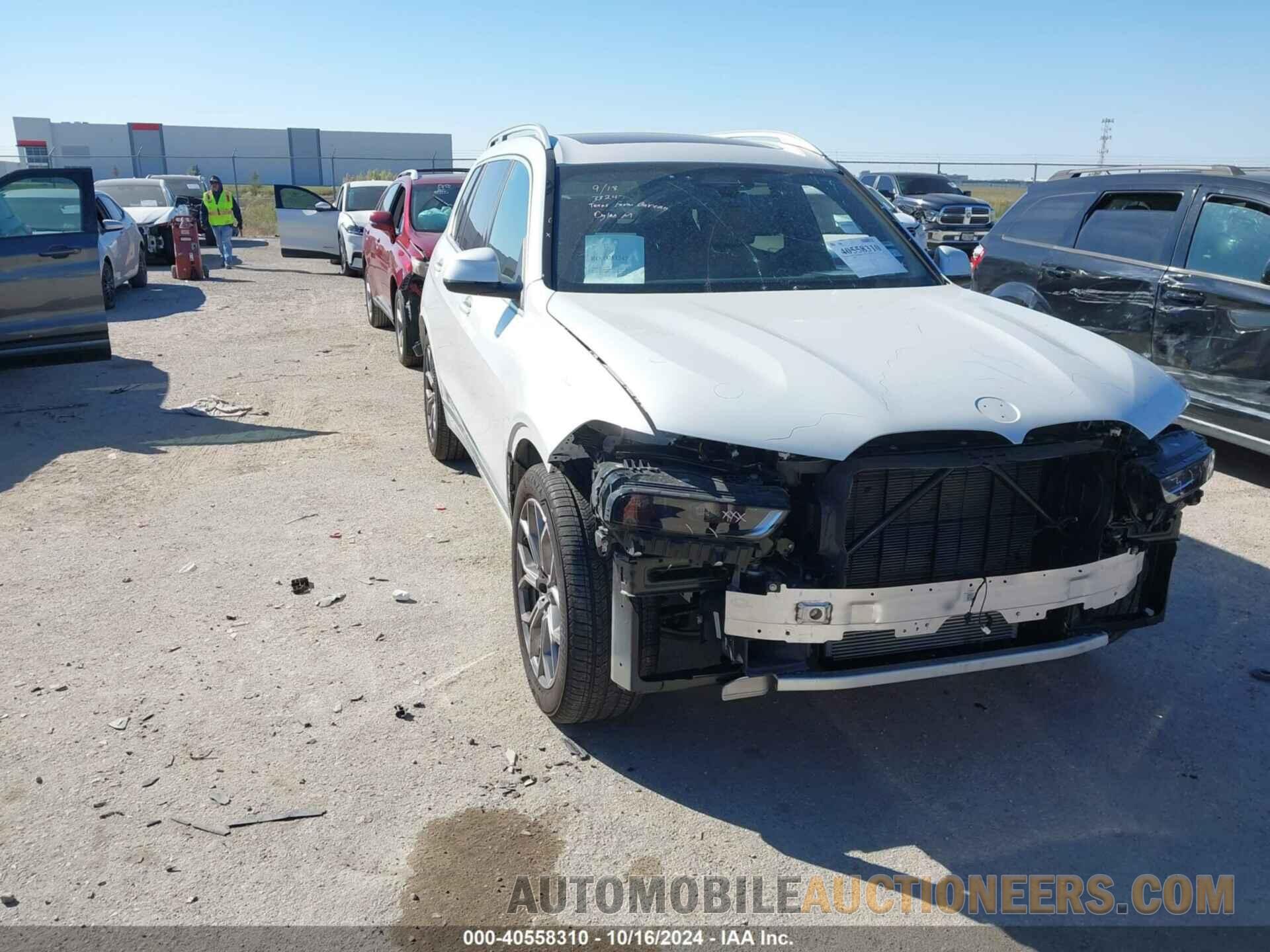 5UX23EM04R9T93287 BMW X7 2024