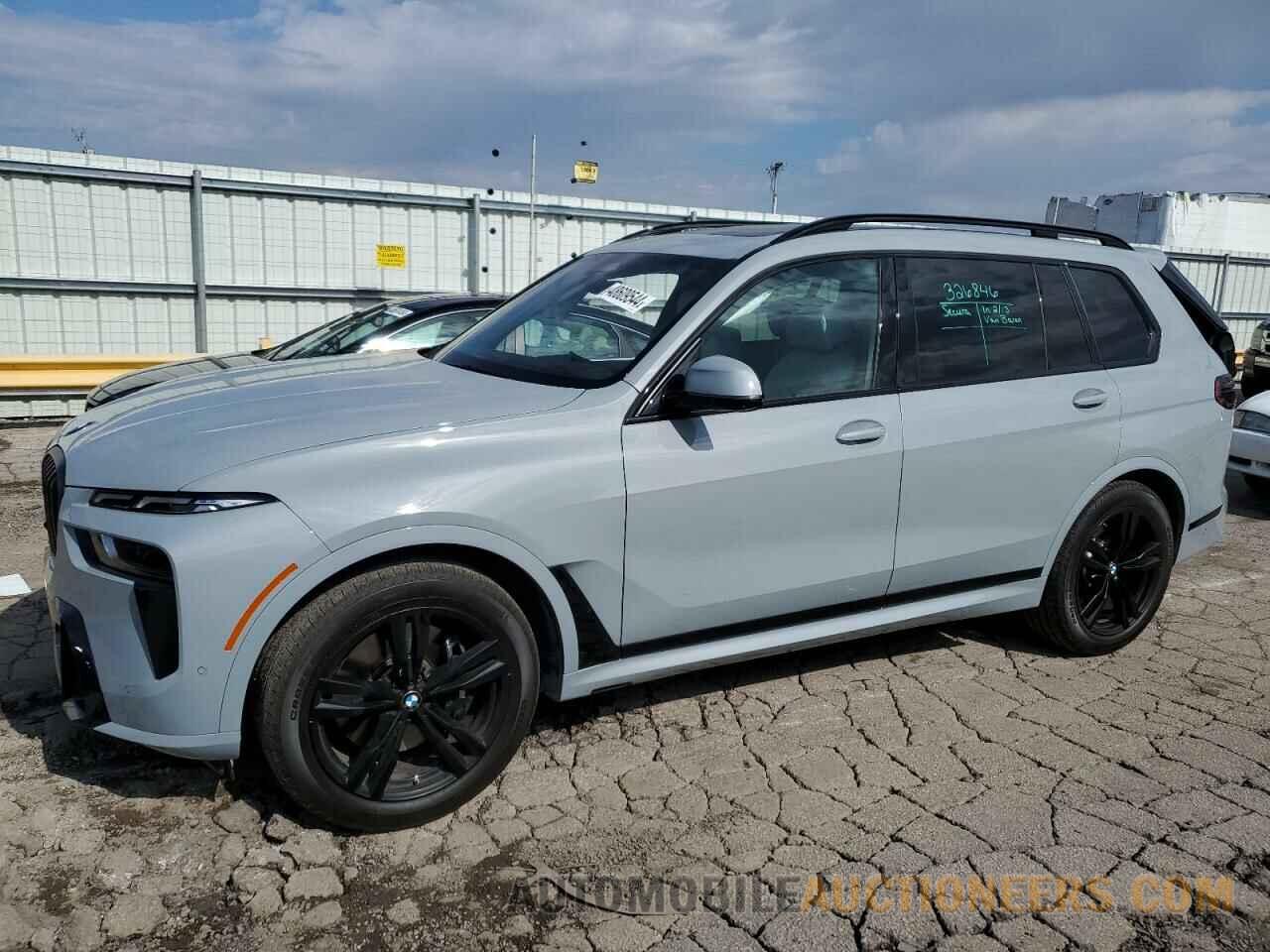 5UX23EM05R9S15209 BMW X7 2024