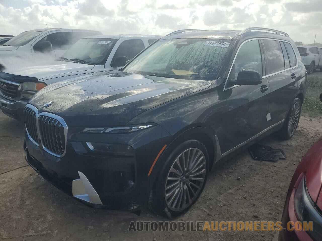 5UX23EM07R9V13504 BMW X7 2024