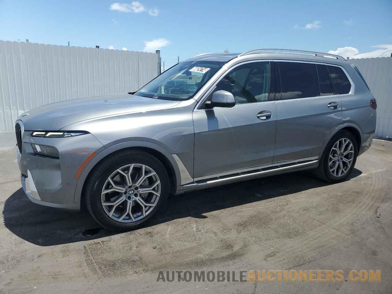 5UX23EM08R9V09977 BMW X7 2024