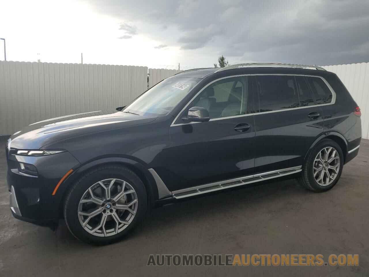 5UX23EM0XR9V08913 BMW X7 2024