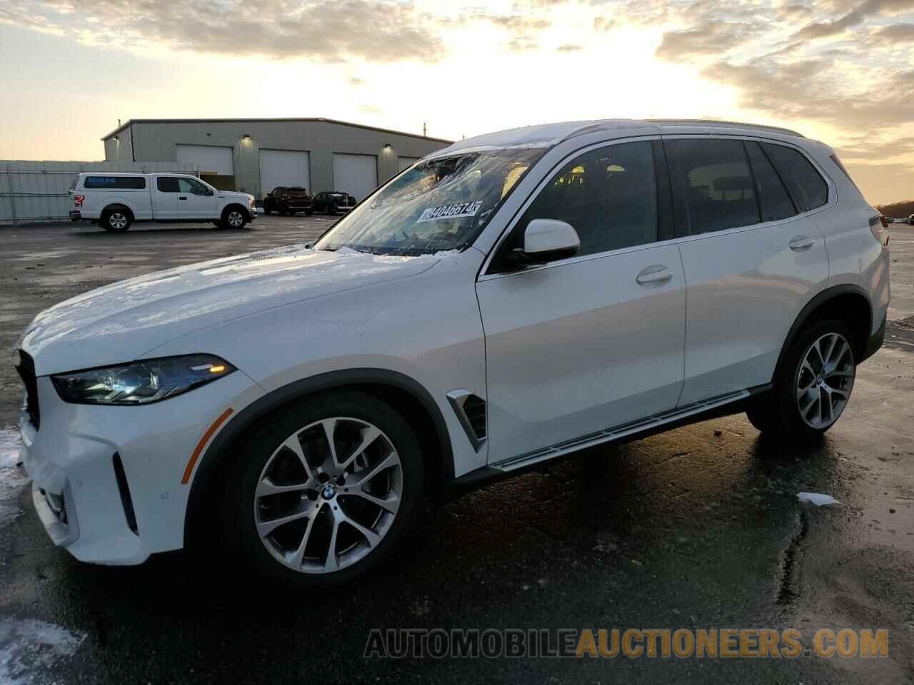 5UX23EU04R9V74986 BMW X5 2024