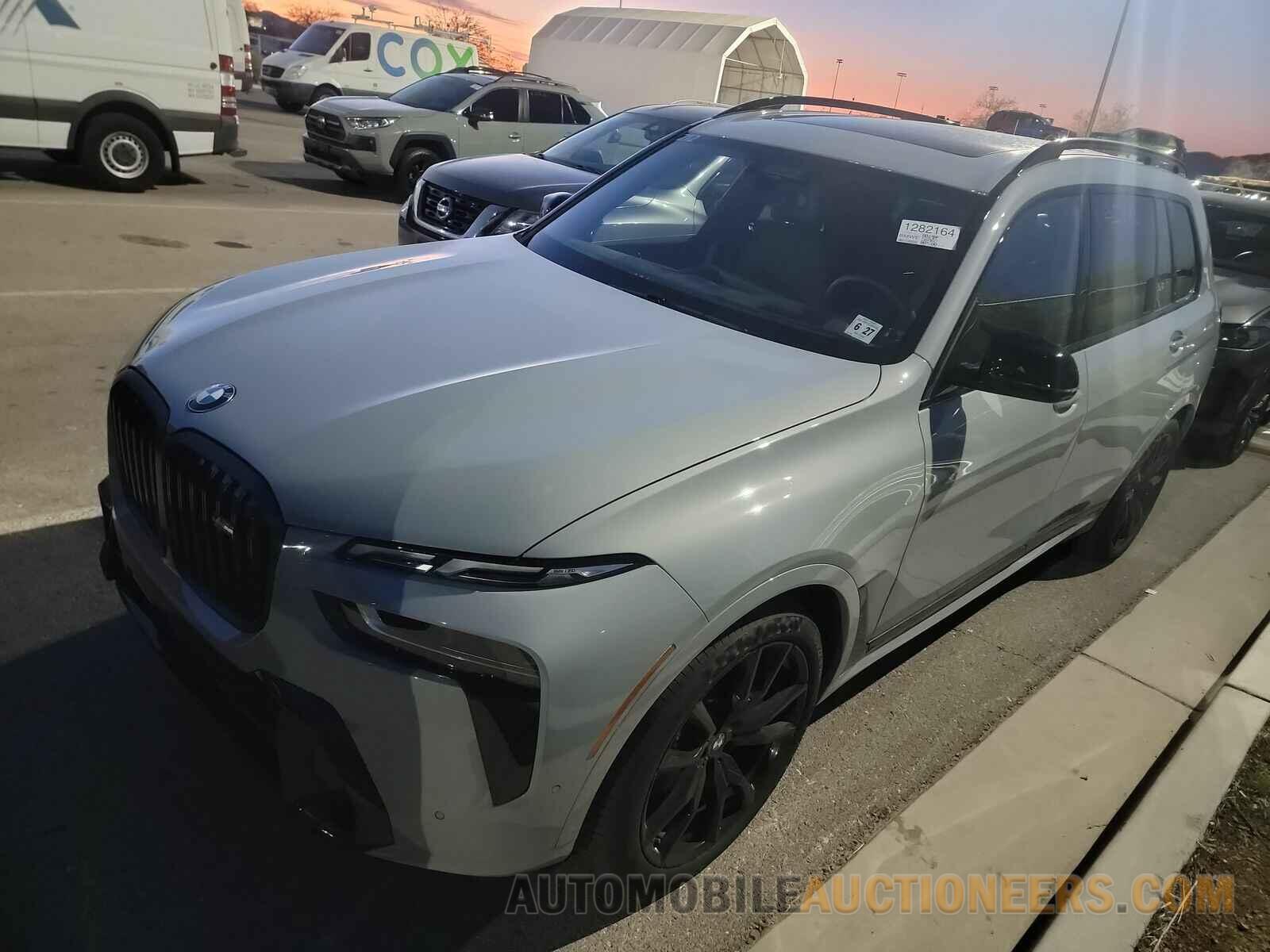 5UX33EM06R9S40401 BMW X7 2024