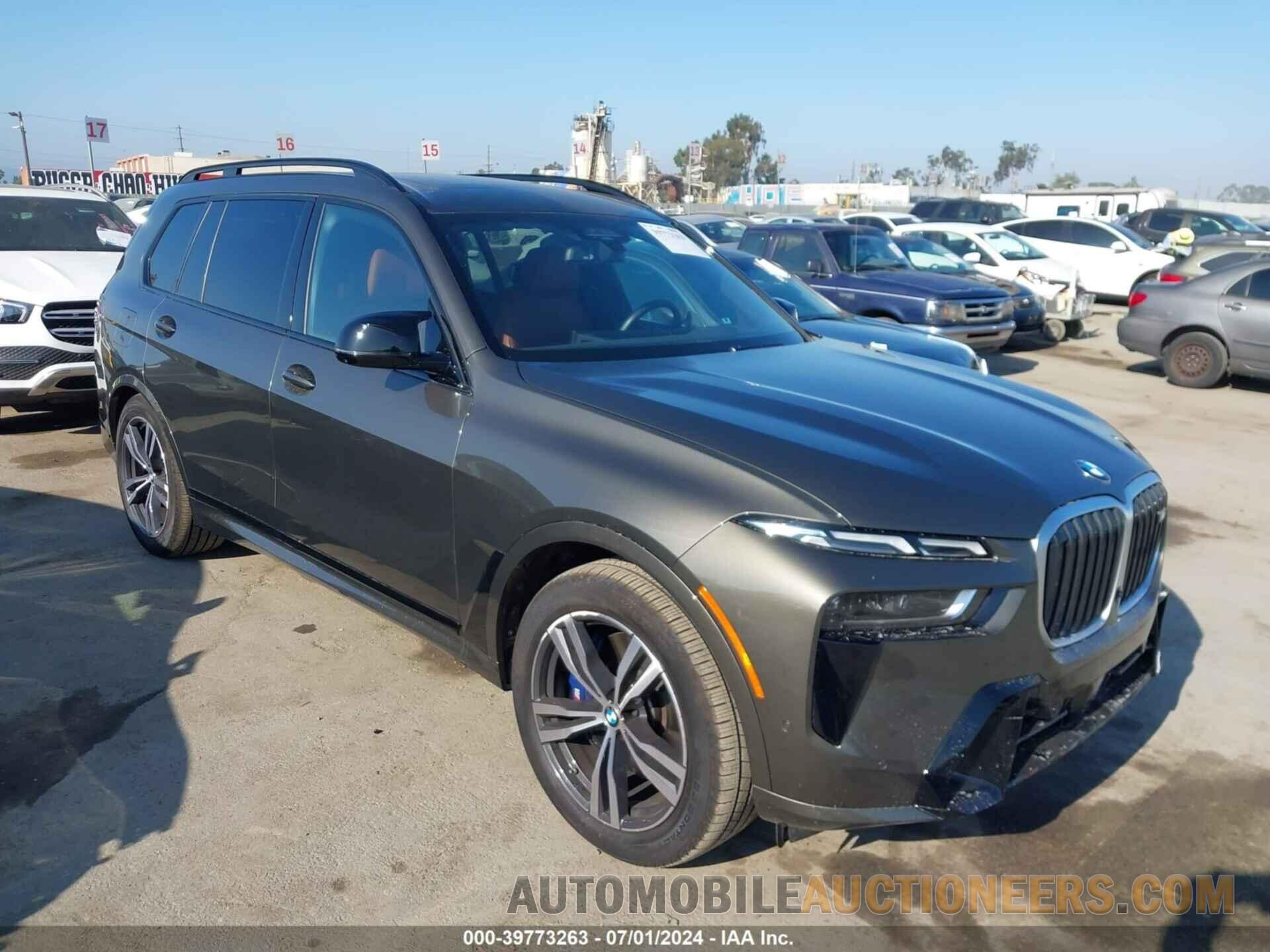 5UX33EM07R9T85513 BMW X7 2024