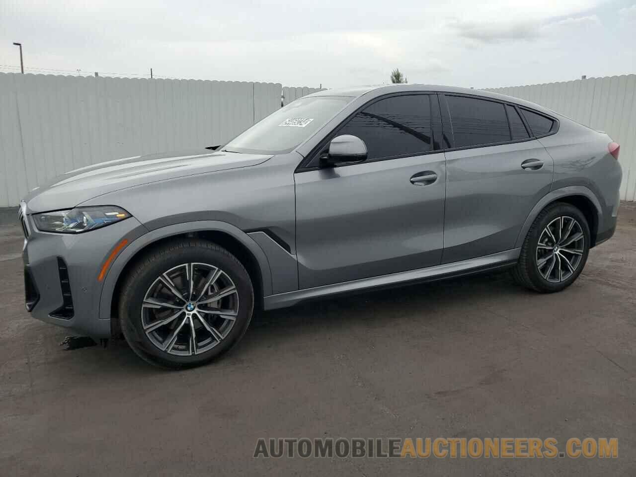 5UX33EX00R9V15627 BMW X6 2024