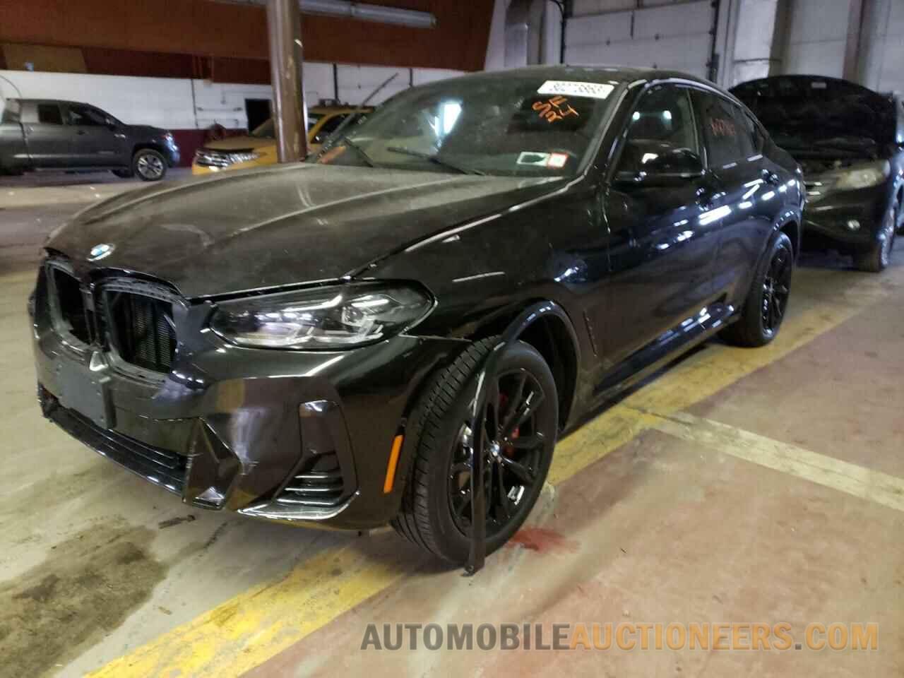 5UX43DT04R9T42828 BMW X4 2024