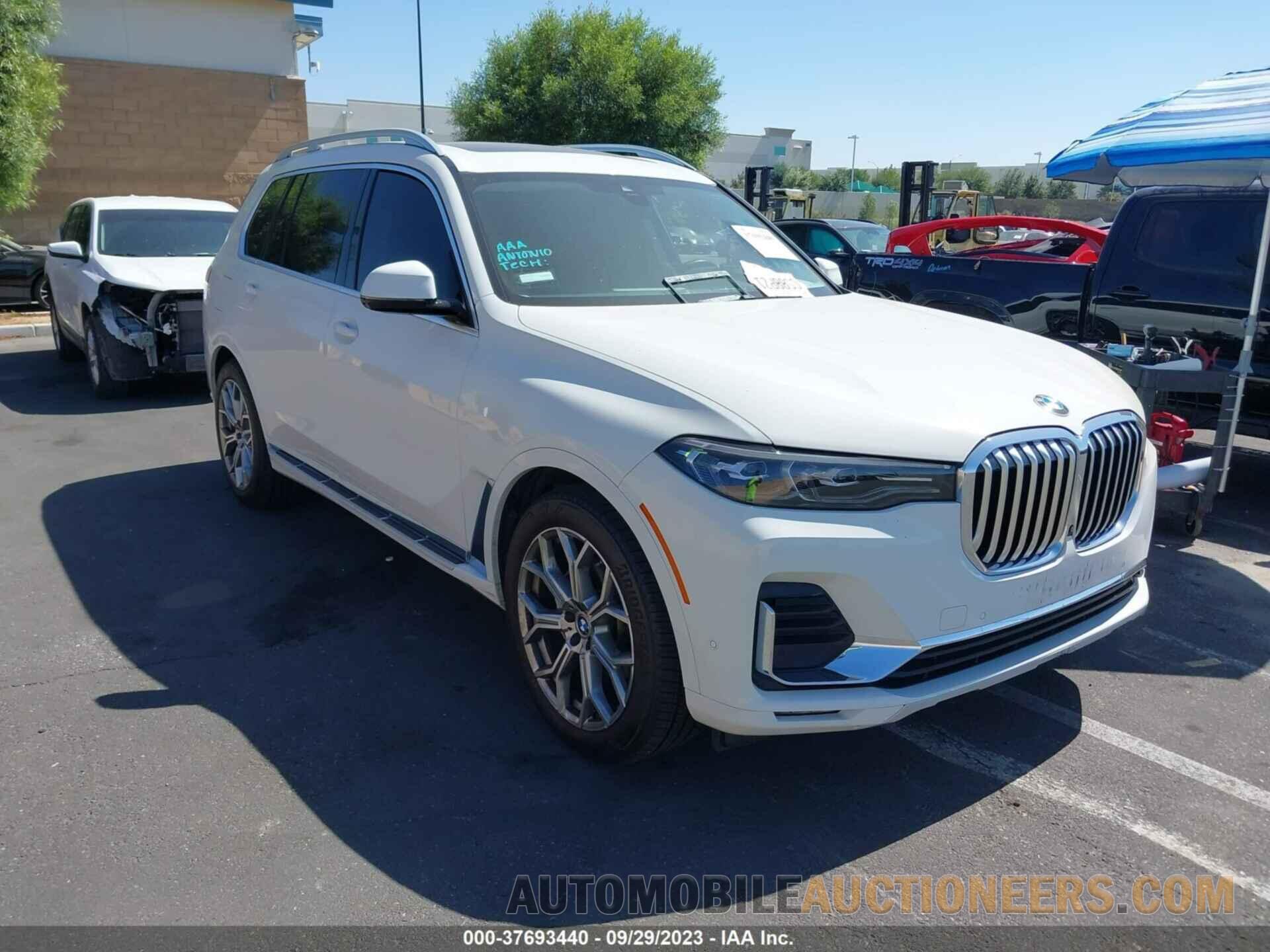 5UXCW2C00M9E28527 BMW X7 2021