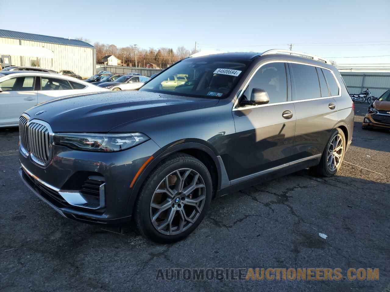 5UXCW2C00N9M64099 BMW X7 2022