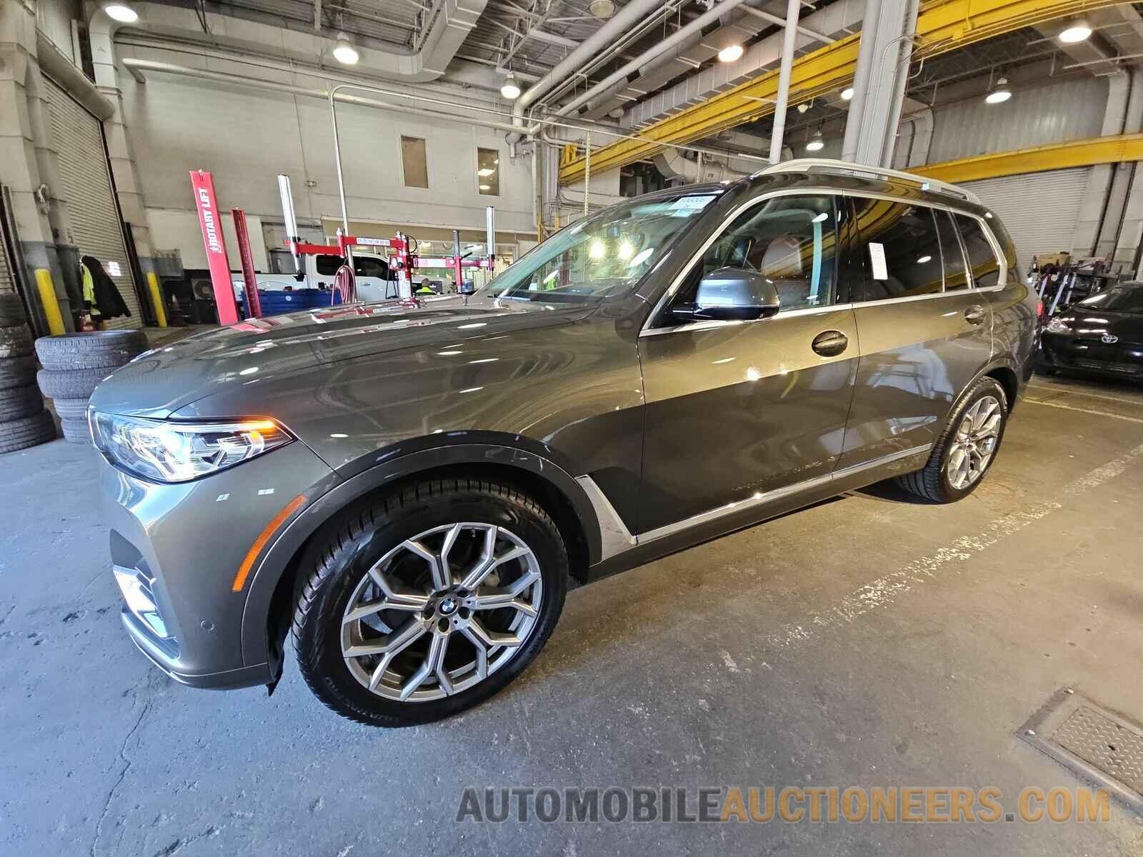 5UXCW2C02L9B15932 BMW X7 2020