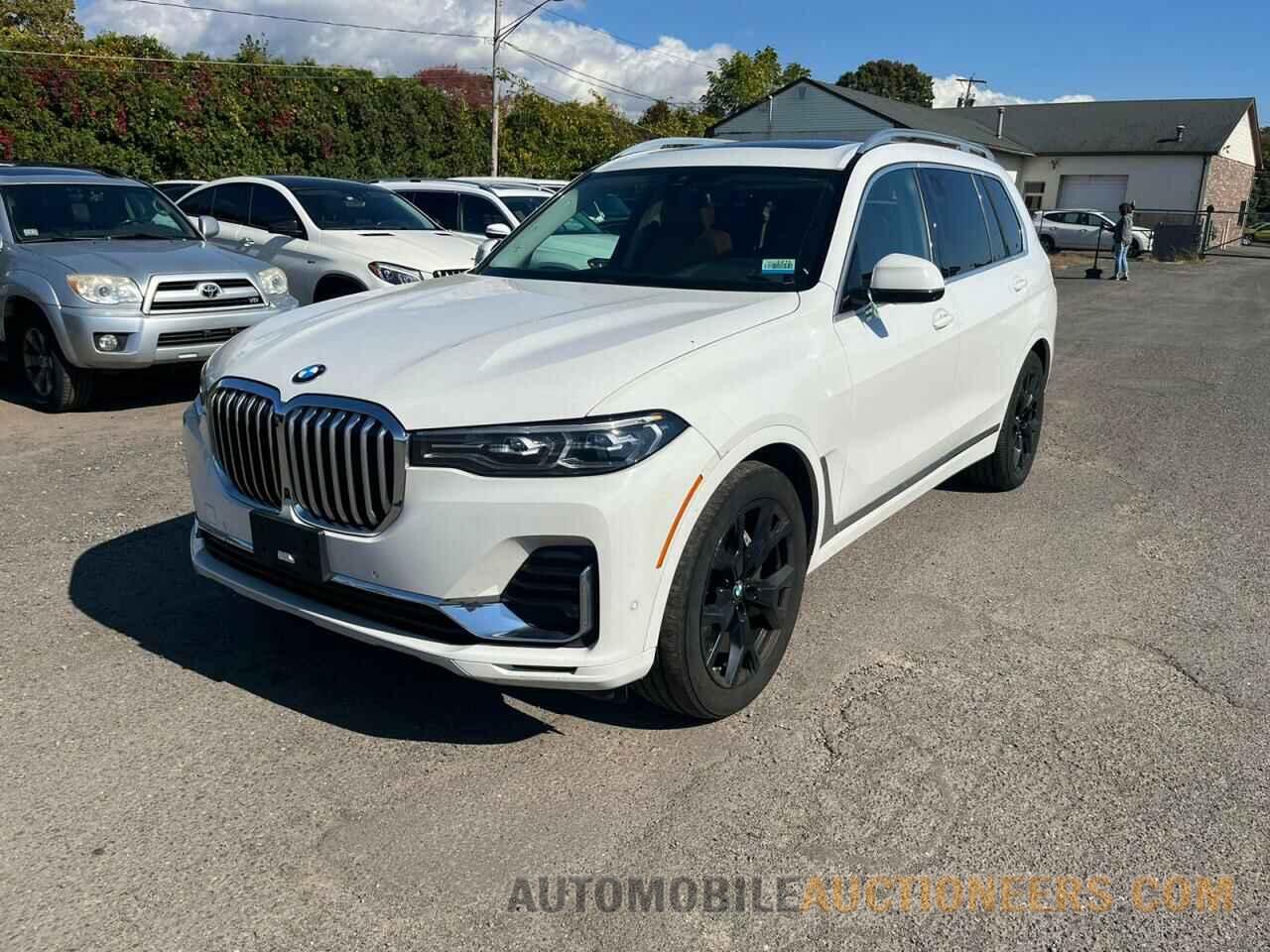 5UXCW2C02M9E88356 BMW X7 2021