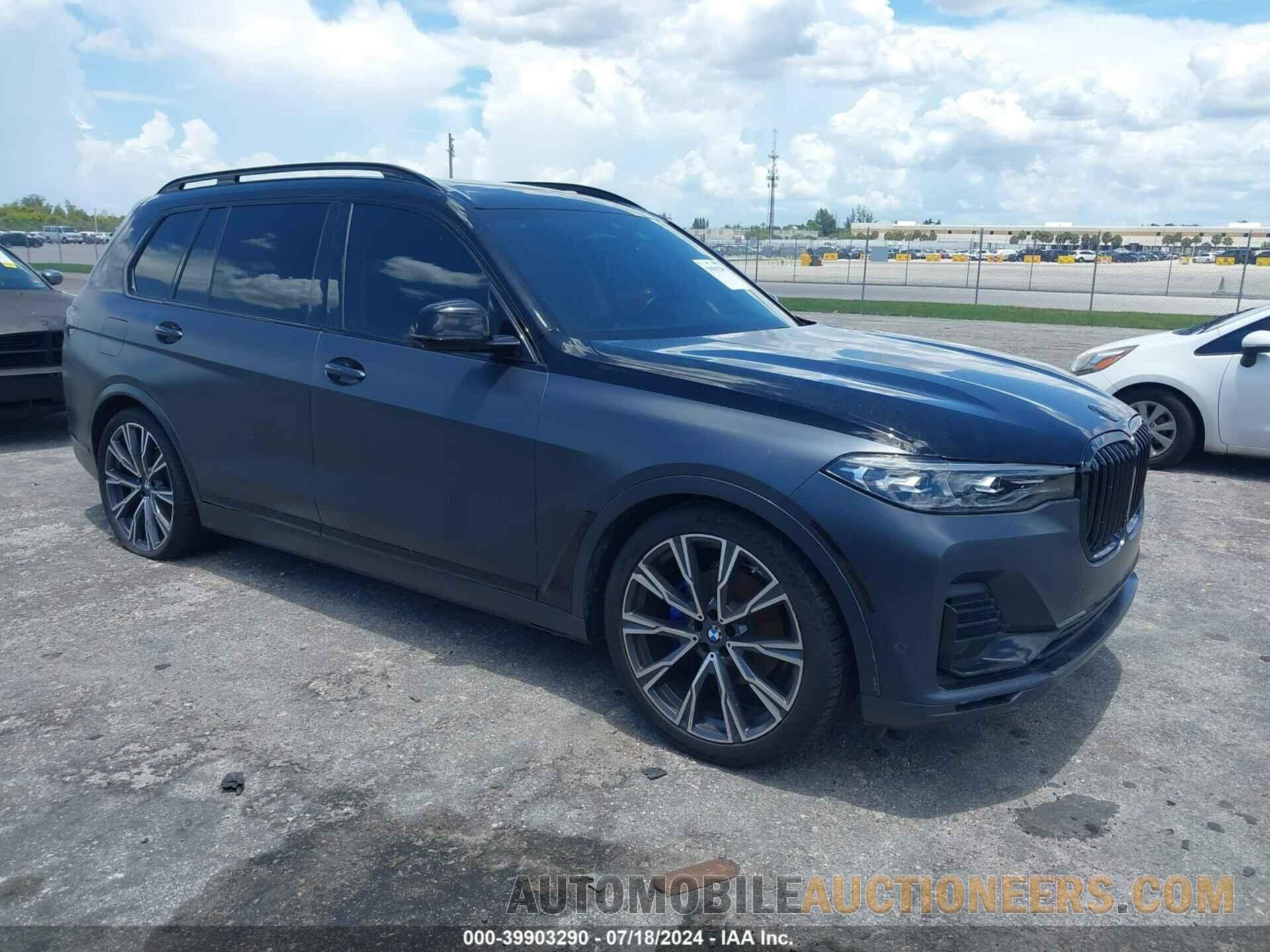 5UXCW2C04M9E64656 BMW X7 2021