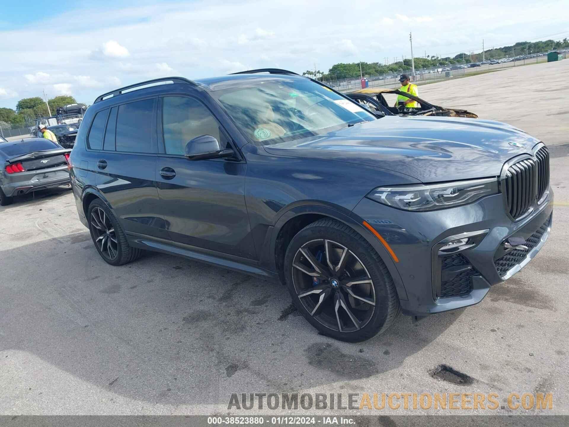 5UXCW2C04M9G44123 BMW X7 2021