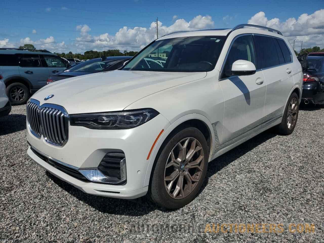 5UXCW2C06M9F32696 BMW X7 2021