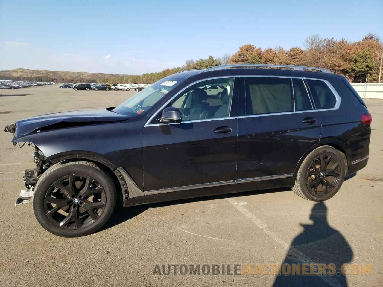 5UXCW2C06M9G92884 BMW X7 2021