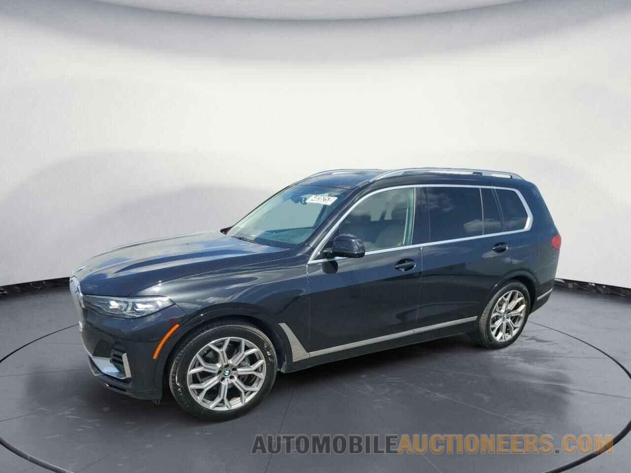 5UXCW2C06M9H49696 BMW X7 2021