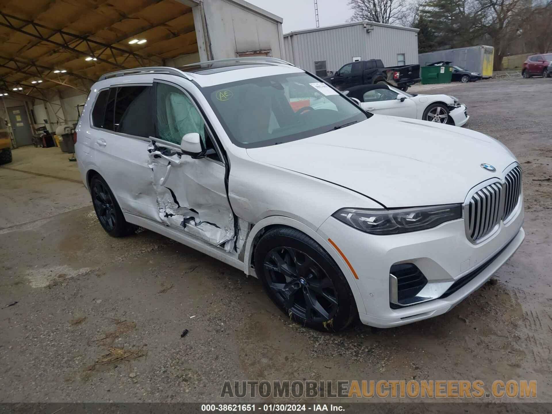 5UXCW2C56KLB43858 BMW X7 2019