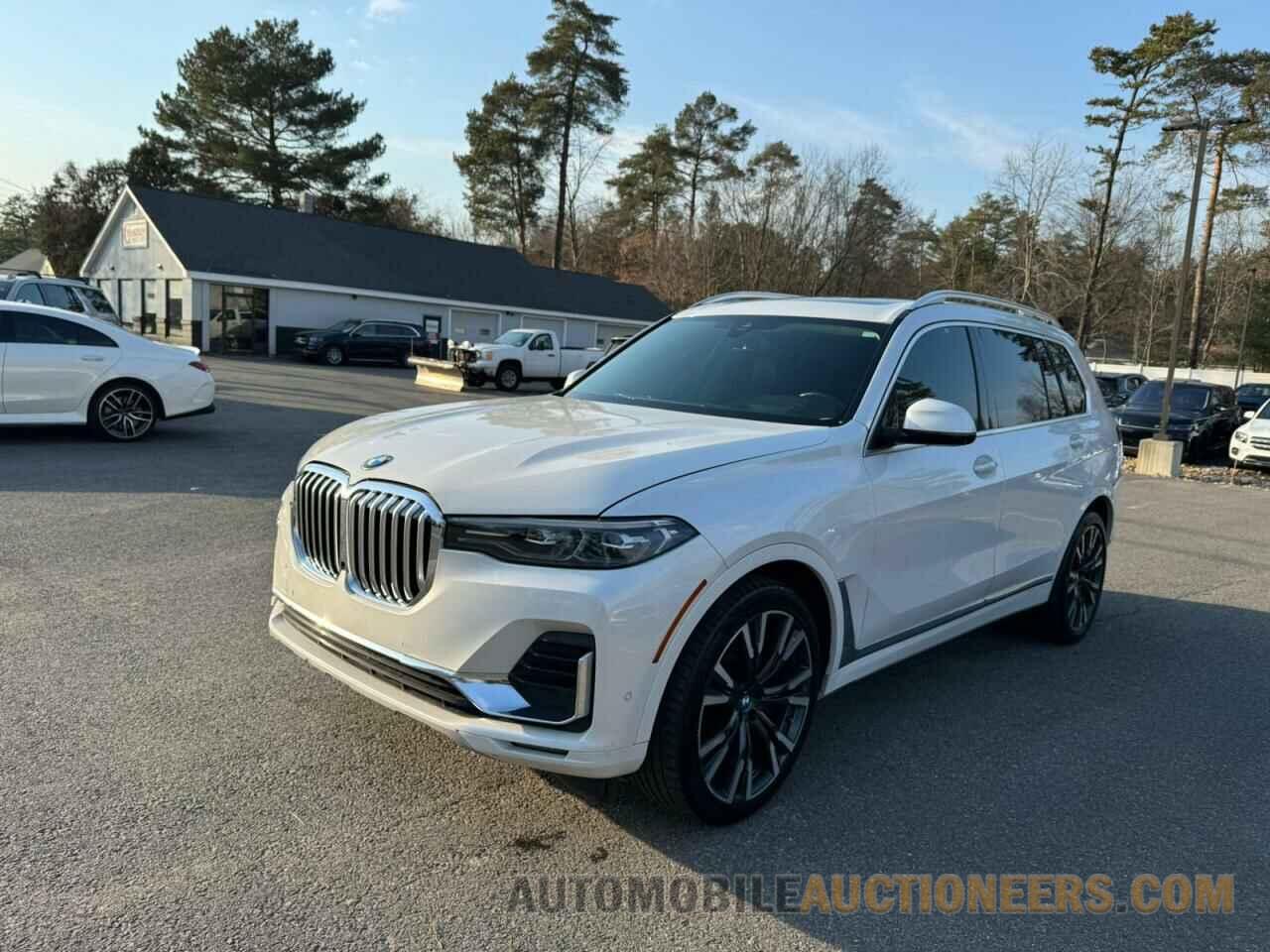 5UXCW2C58KL084521 BMW X7 2019