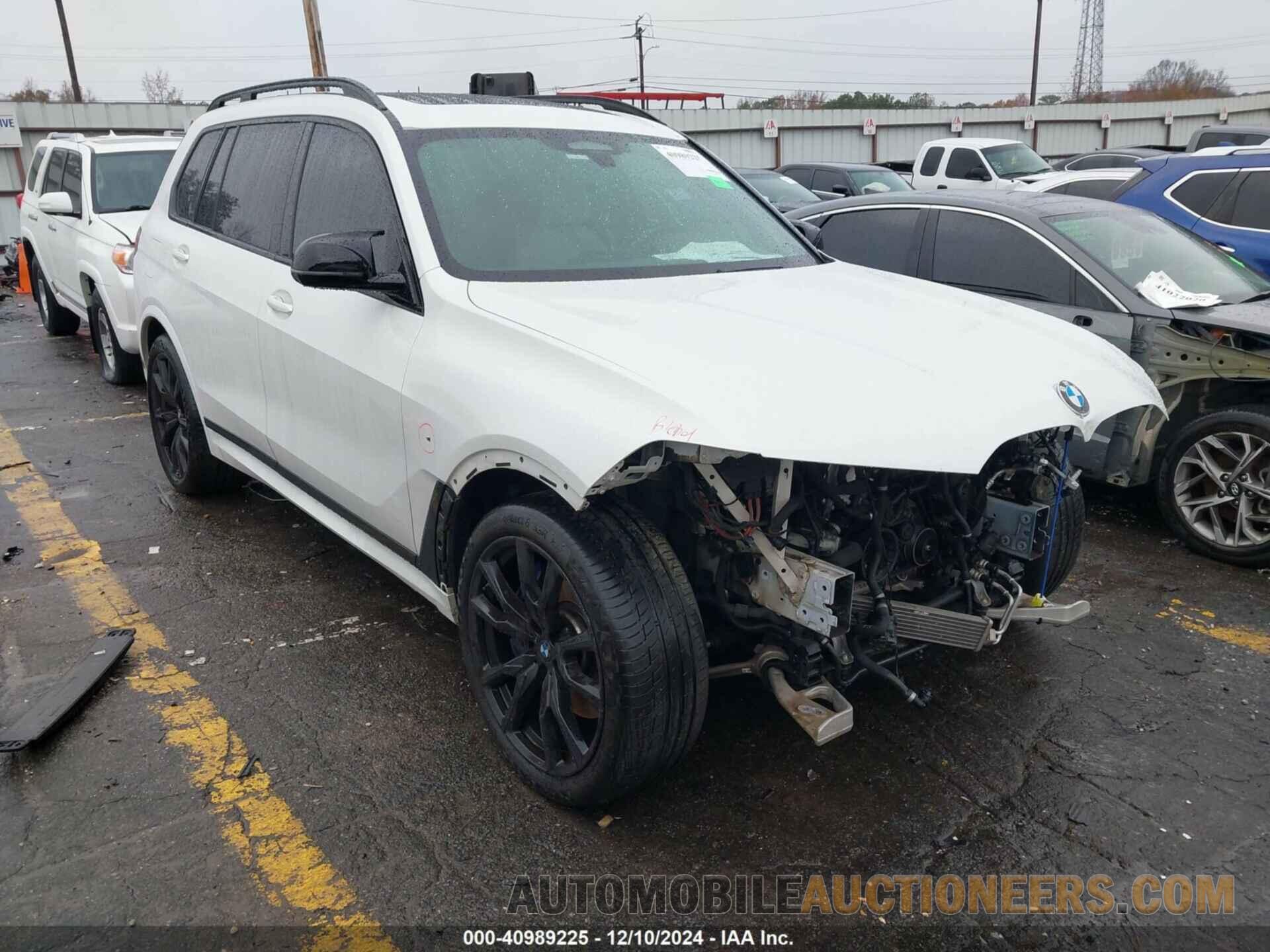 5UXCX6C06M9E01675 BMW X7 2021