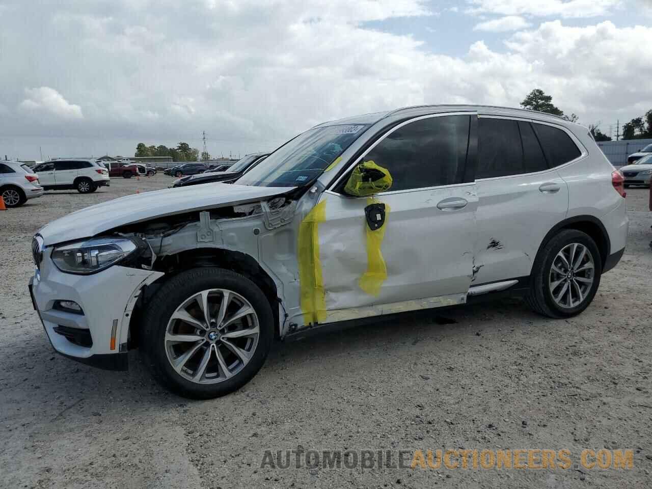 5UXTR7C52KLF26135 BMW X3 2019