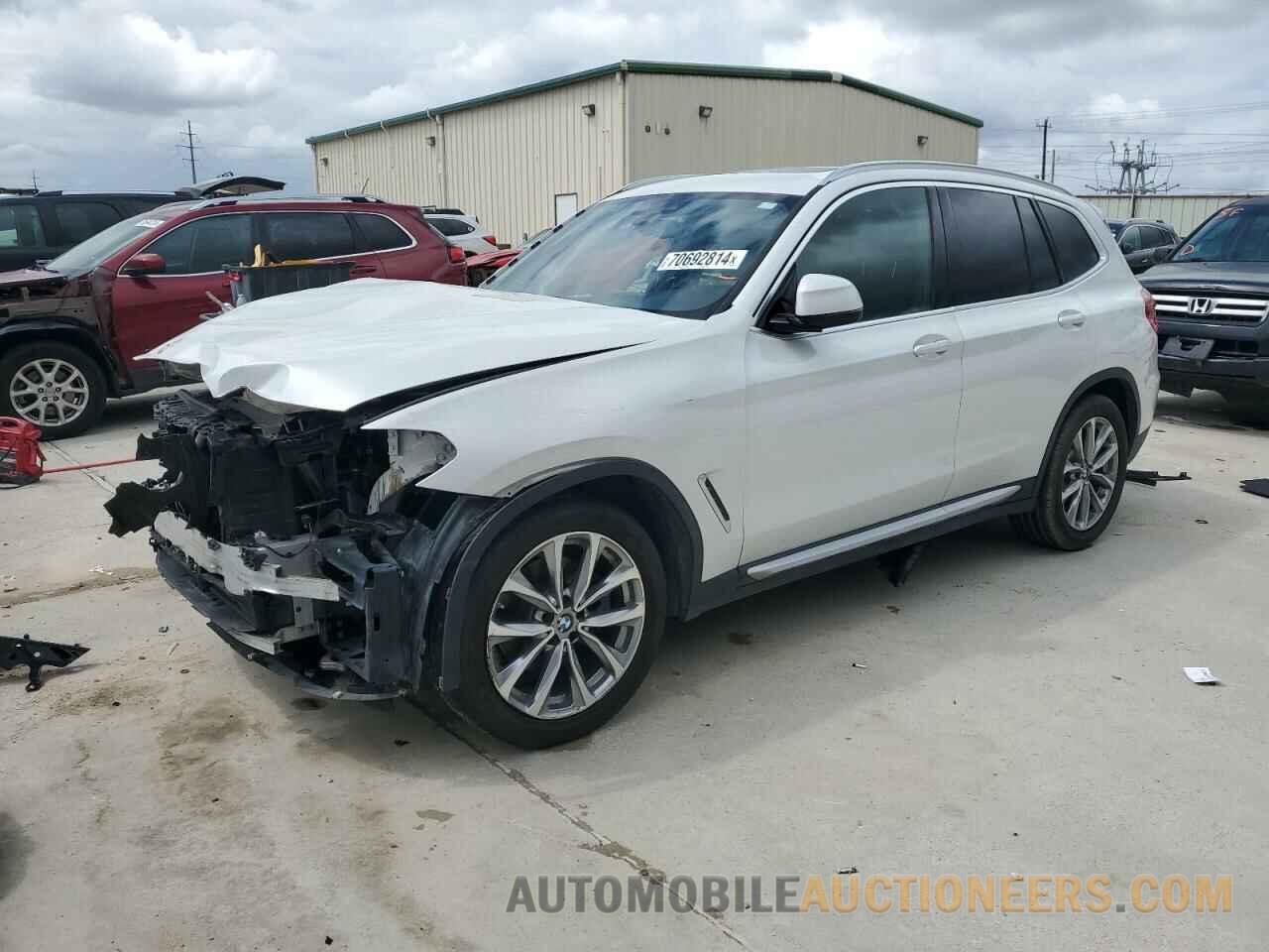 5UXTR7C56KLE94581 BMW X3 2019