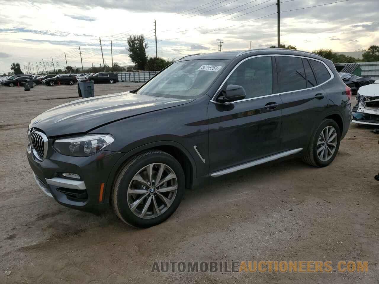 5UXTR7C57KLE97666 BMW X3 2019