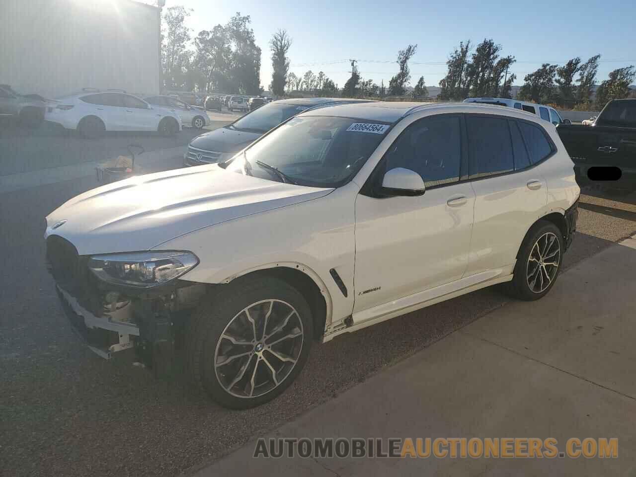 5UXTR9C53JLD62985 BMW X3 2018