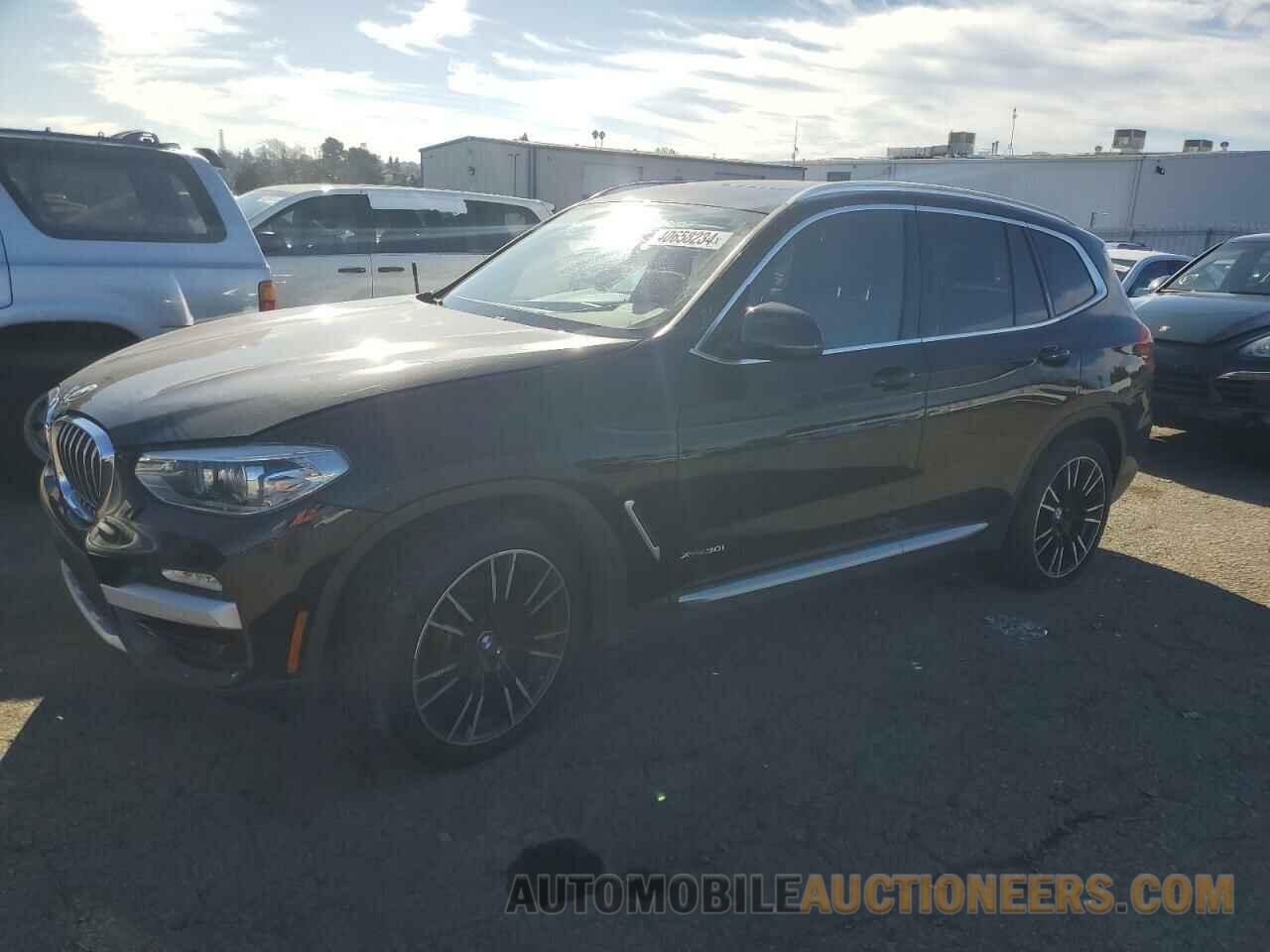 5UXTR9C57JLC73503 BMW X3 2018