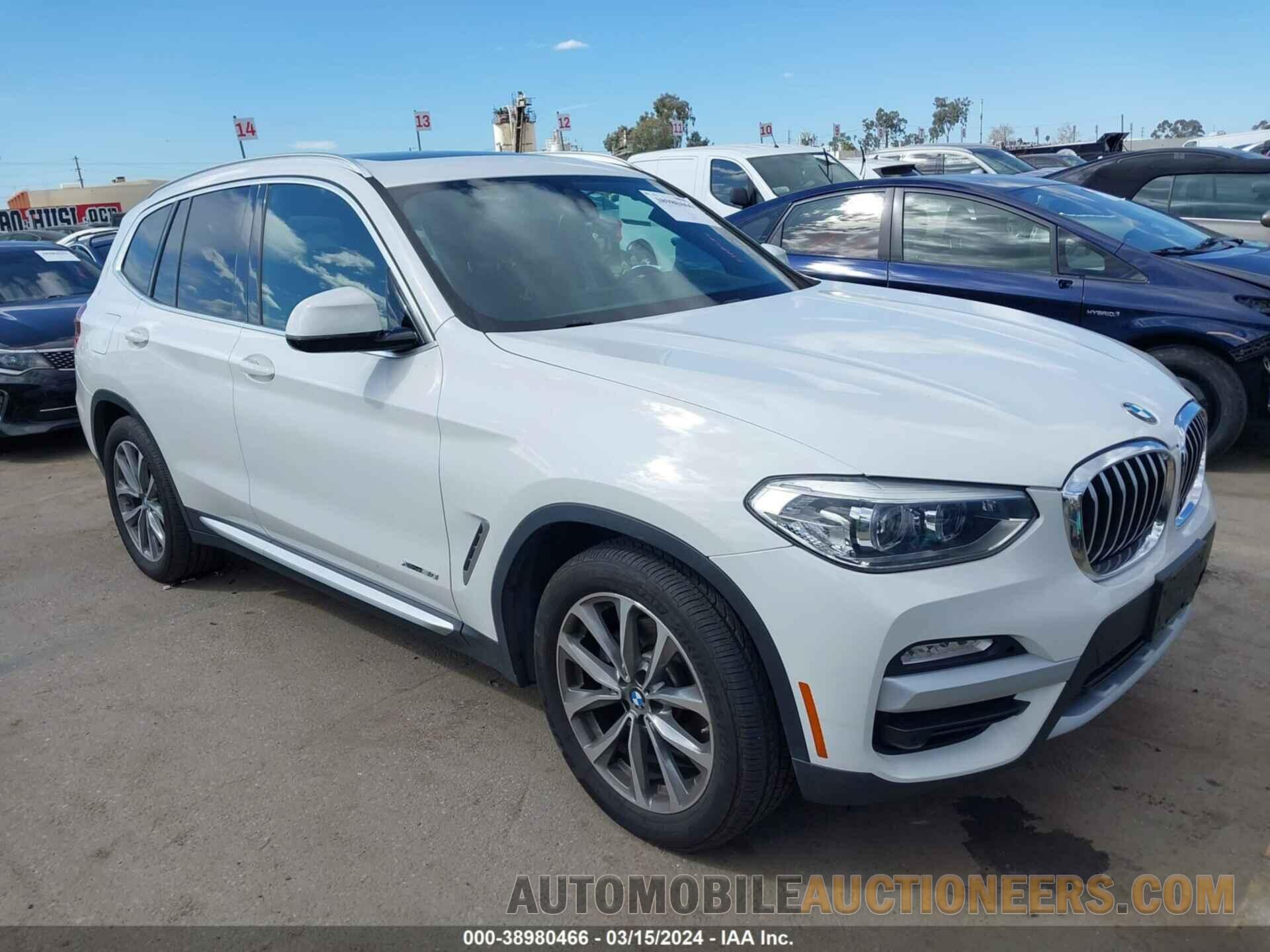 5UXTR9C57JLC77132 BMW X3 2018