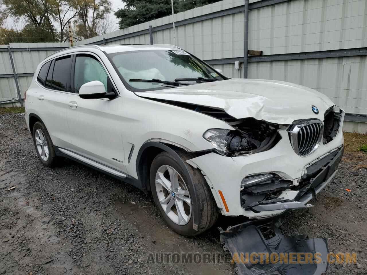 5UXTR9C57JLC79480 BMW X3 2018