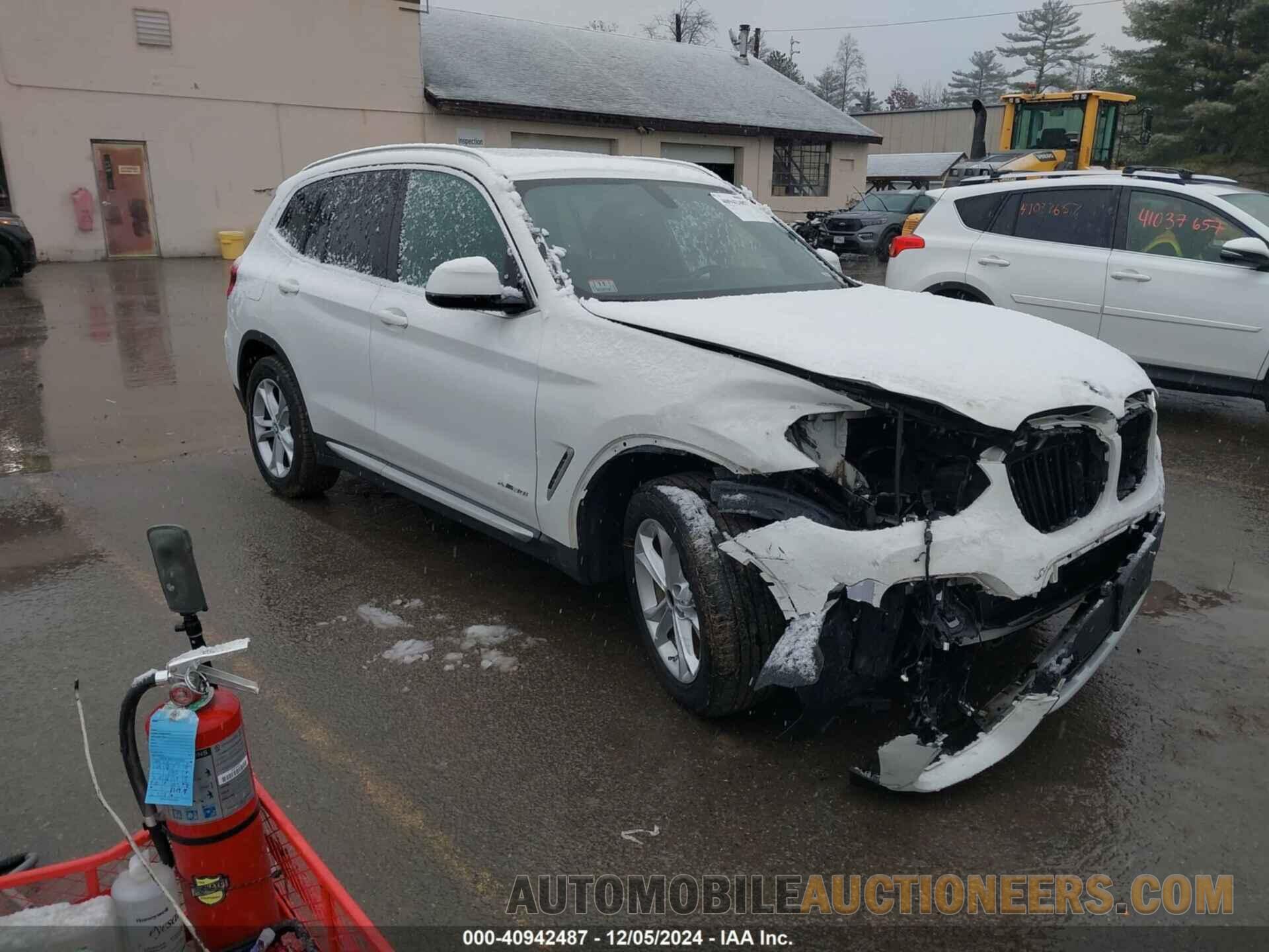 5UXTR9C57JLC79852 BMW X3 2018