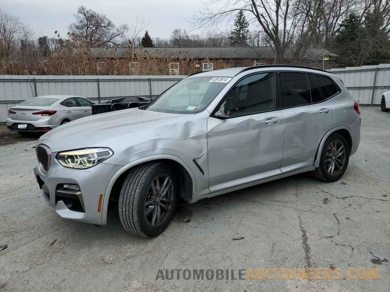 5UXTS3C5XKLR73676 BMW X3 2019